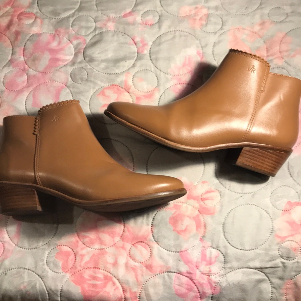 Brown 1 or 2 in heel cute with dresses